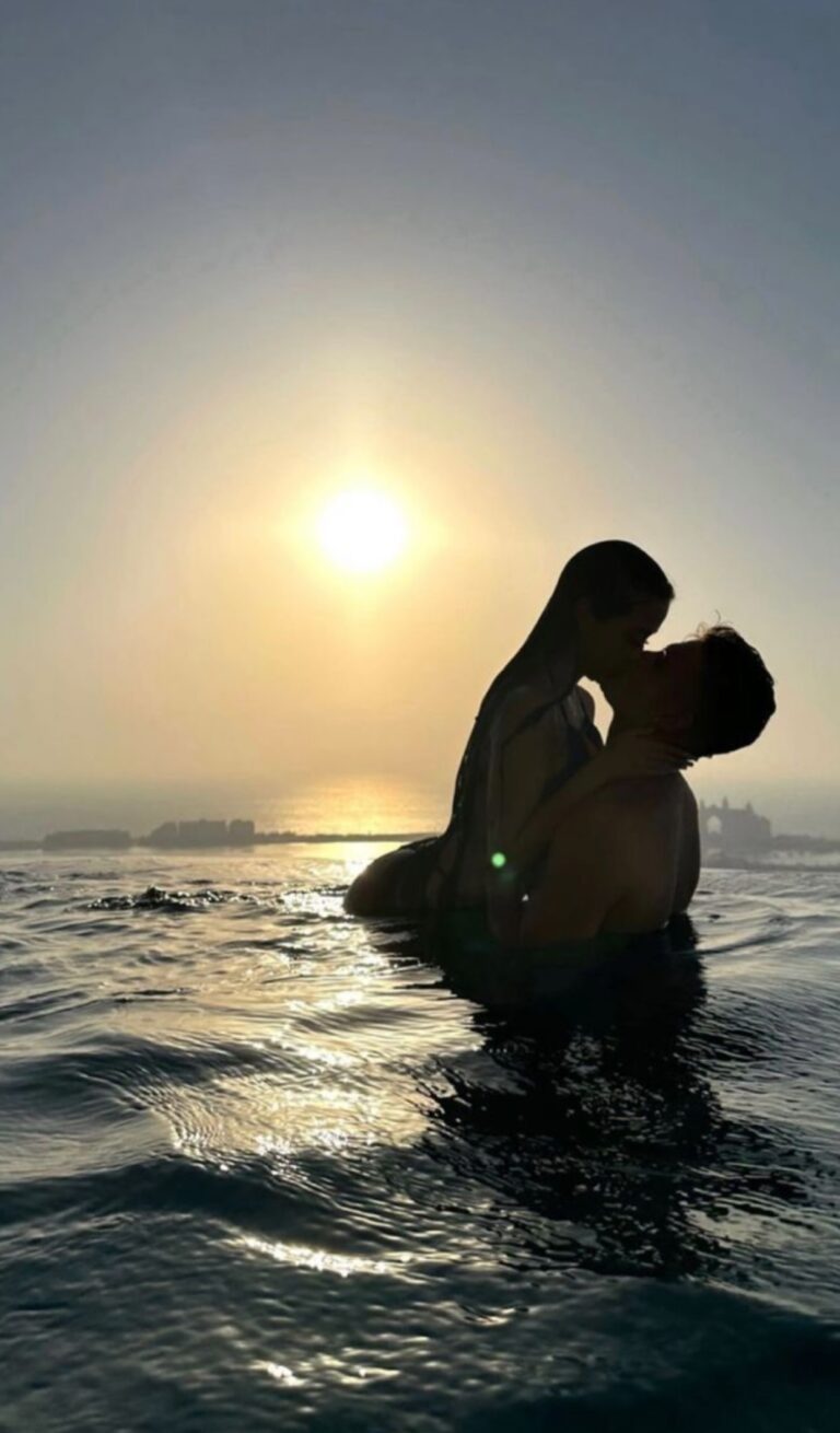 BA LẦN BÂP GẶP CHỒNG Ở CÙNG TRỢ LÝ