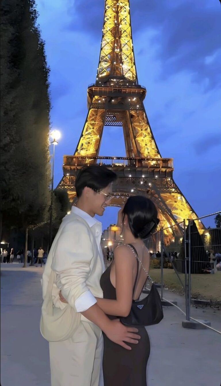 HAI THẾ GIỚI