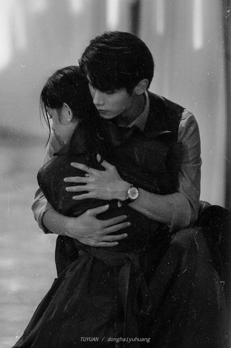 NHÌN ANH YÊU CÔ ẤY