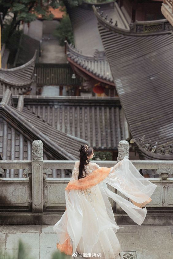 NHỮNG NĂM THÁNG ẤY