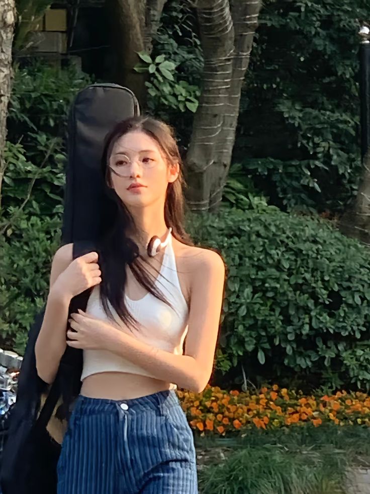 TÌNH SÂU NHƯ BIỂN RỐT CUỘC THÀNH KHÔNG